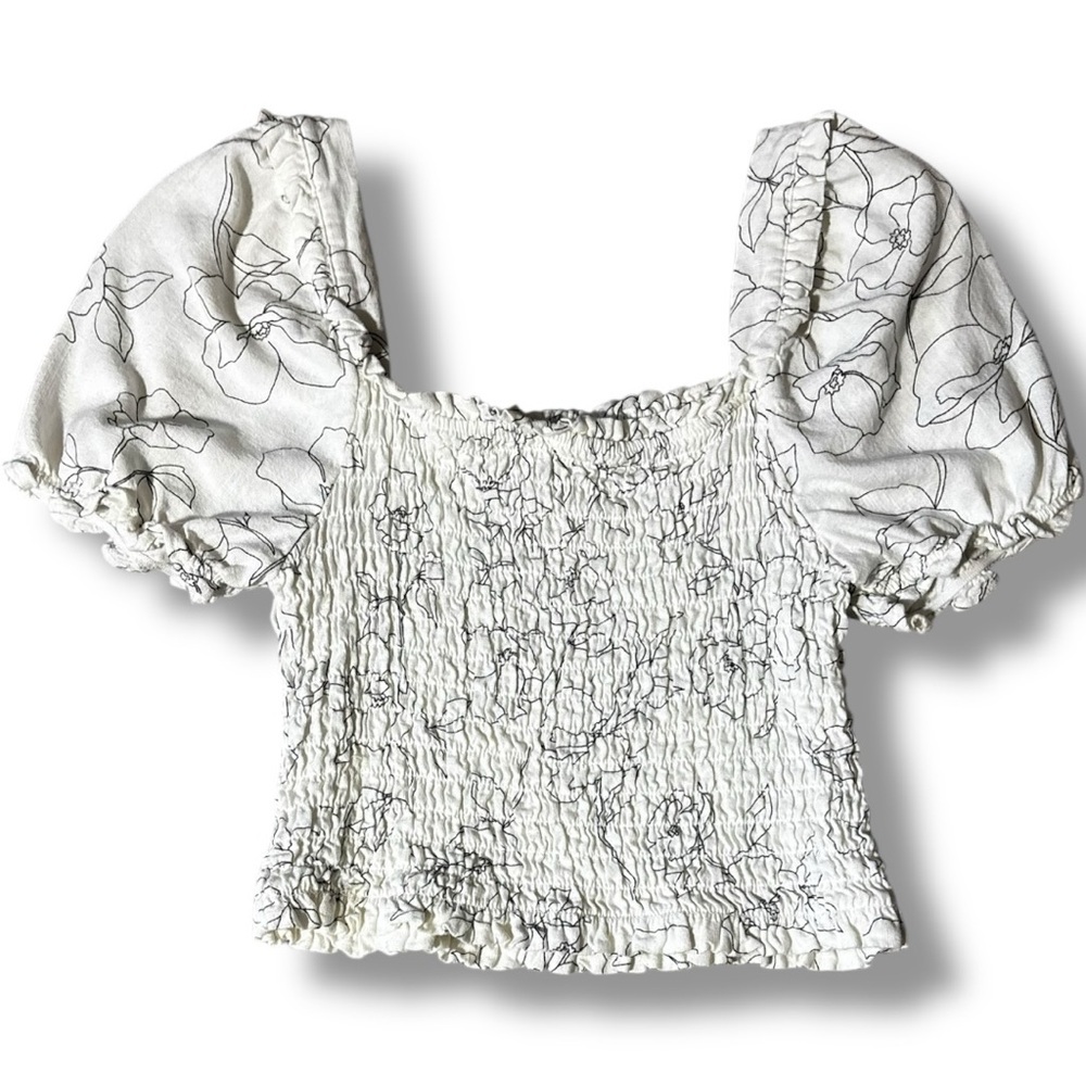 Monteau Los Angles White & Black Floral Line Pattern Puff Sleeves Smocked Blouse - Picture 11 of 16